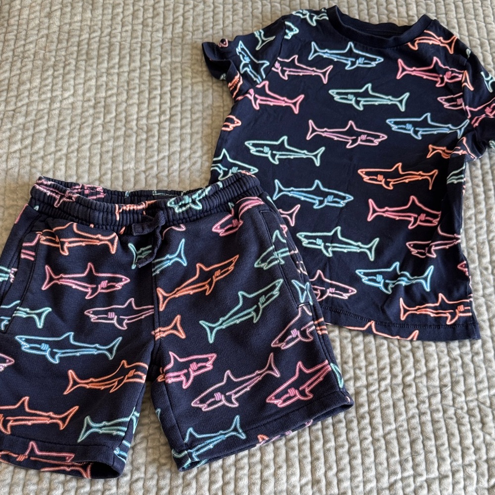 Marks & Spencer Kids Shark Print T-Shirt and Shorts Set 4-5T